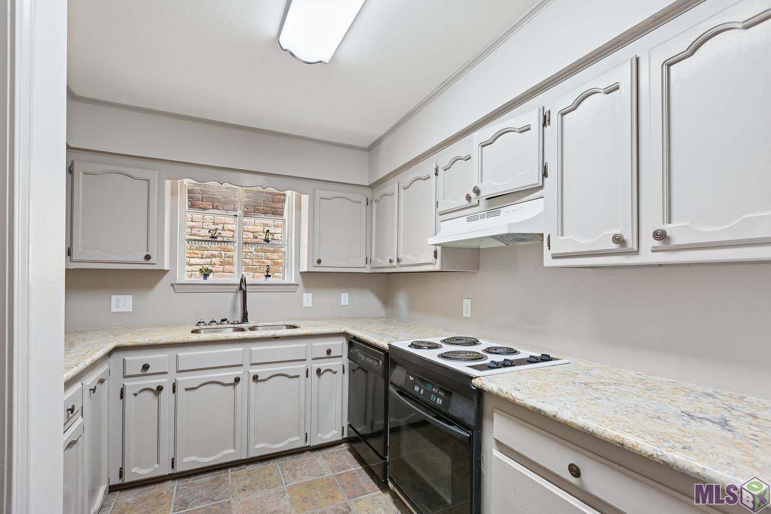 1905 Stonegate Court Baton Rouge, LA 70815 - Photo 11 of 27