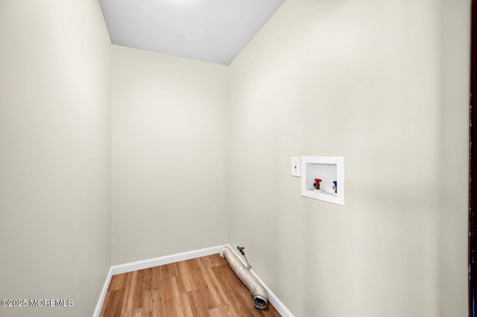 32 Lakewood Avenue Keansburg, NJ 07734 - Photo 3 of 30 omK3_SrA