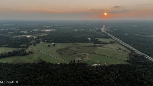 $772,200 | 1458 Hickory Little Rock Road, Hickory, MS 39332