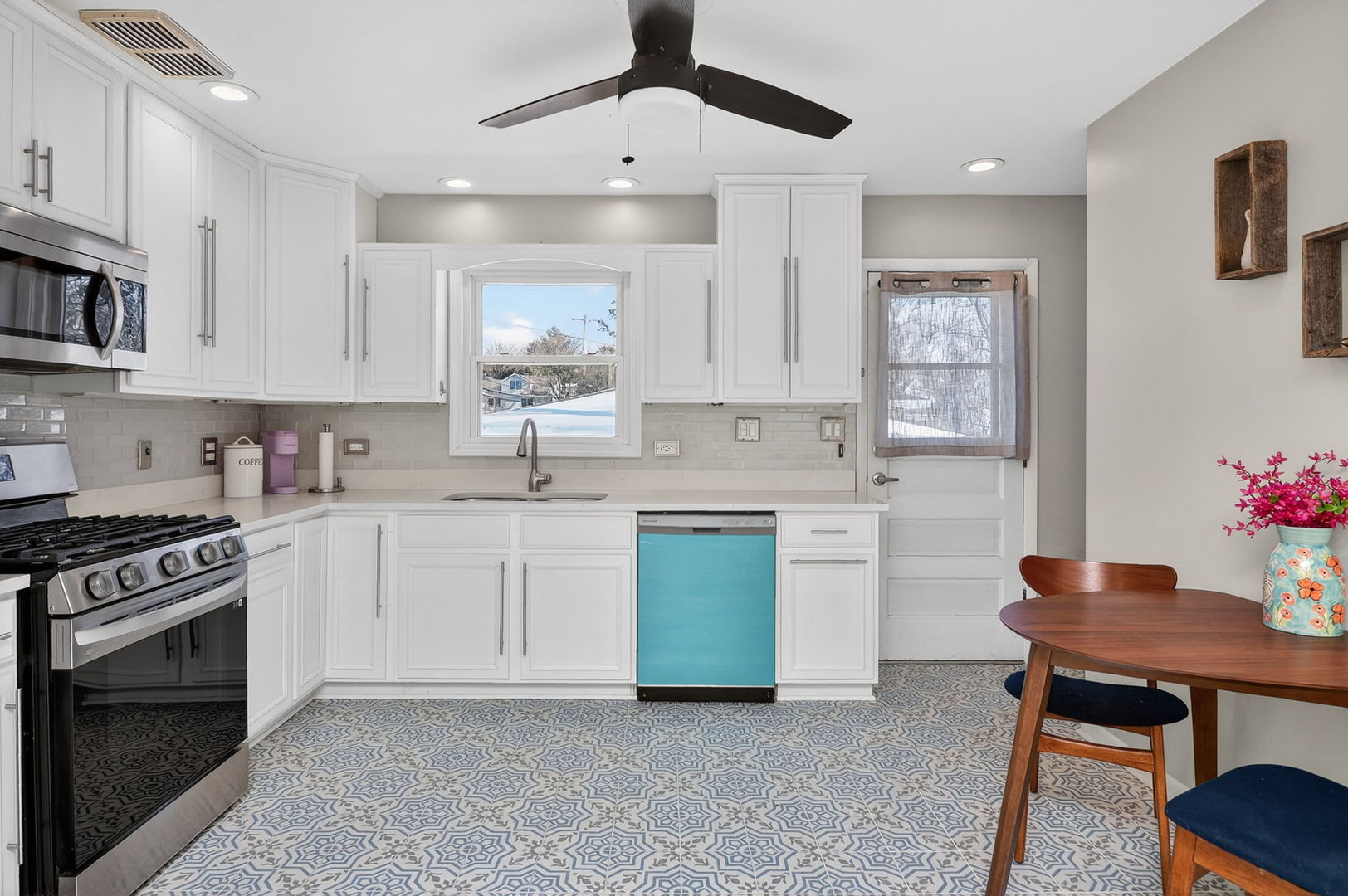 210 3rd Street Downers Grove, IL 60515 - Photo 2 of 24