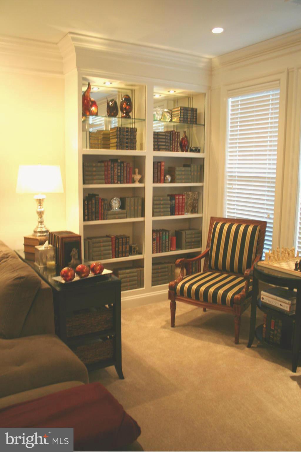 9106 Ribbon Falls Loop Bristow, VA 20136 - Photo 4 of 20 Living Room