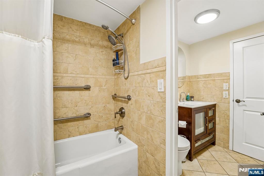 1077 River Road, Unit 903 Edgewater, NJ 07020 - Photo 19 of 37