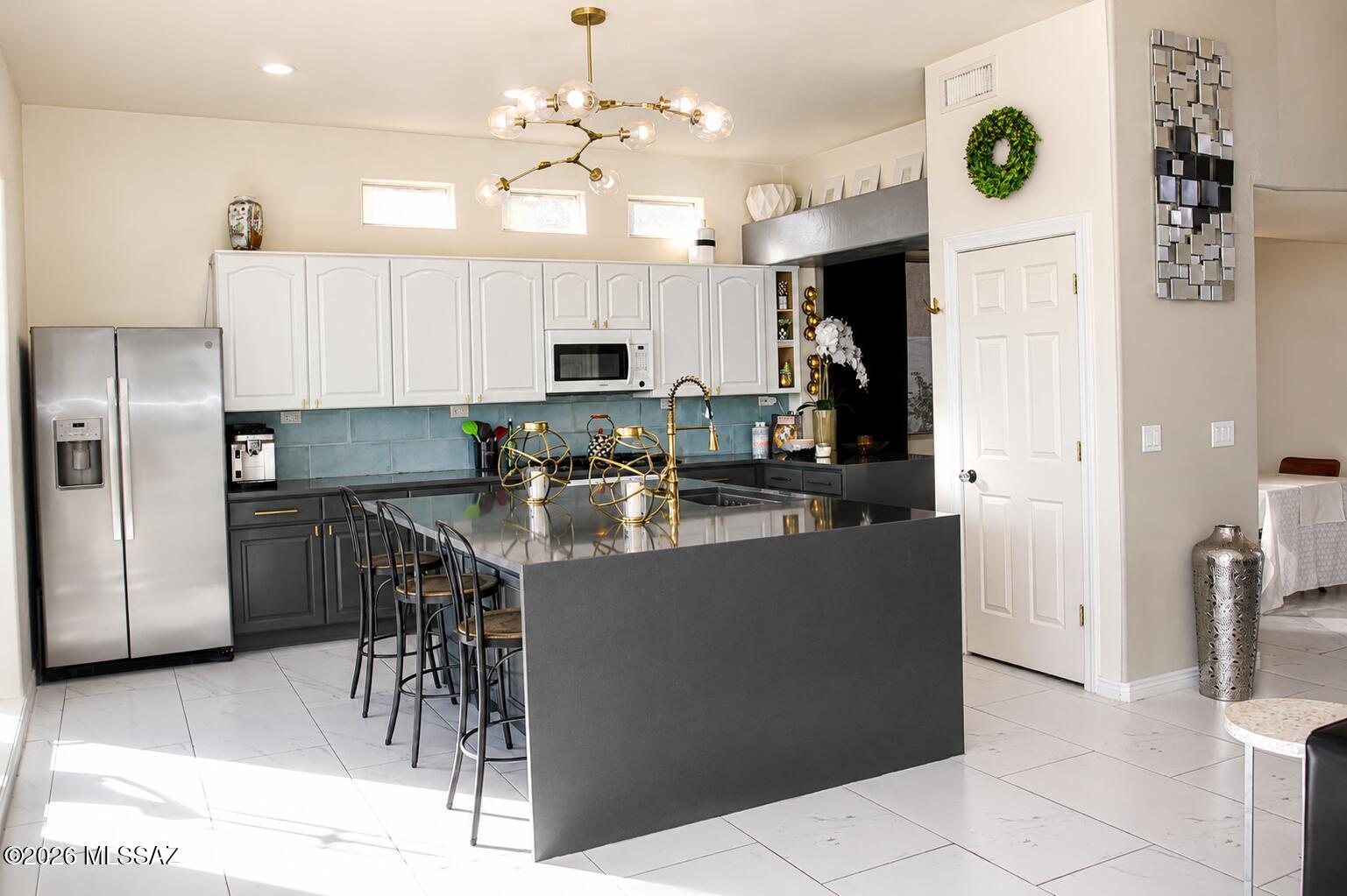 9780 Spring Hill Place Tucson, AZ 85749 - Photo 11 of 49 Kitchen