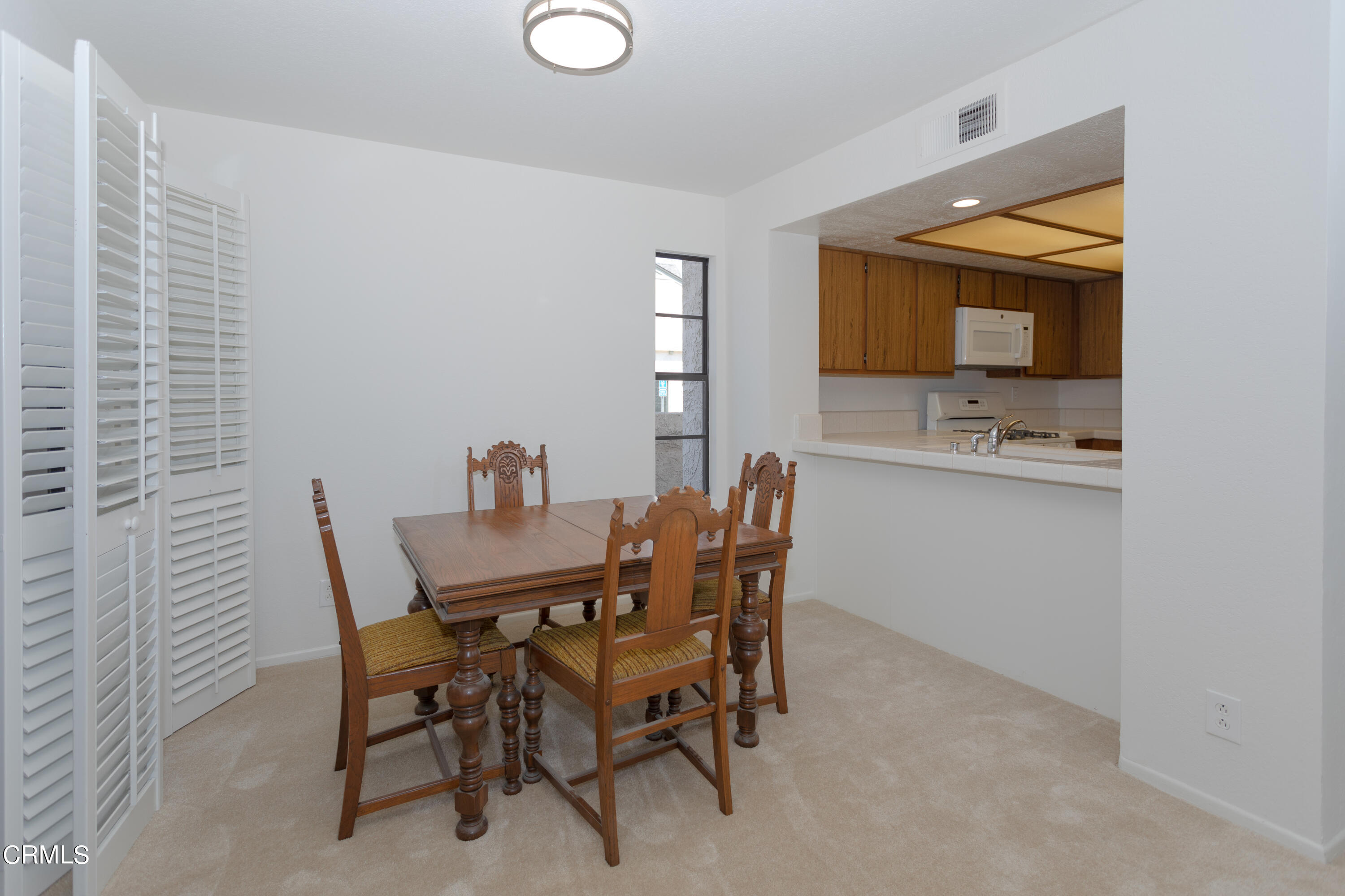 231 Bethany Road, Unit 105 Burbank, CA 91504 - Photo 6 of 40 Dining Area