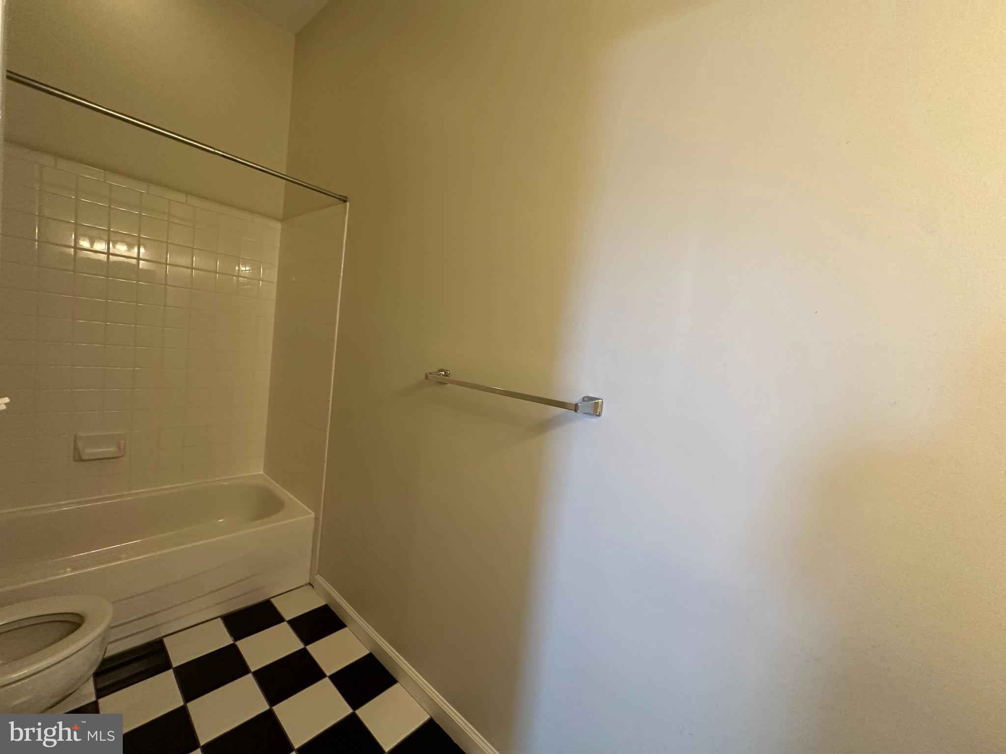 141 North 2nd Street, Unit 3C Philadelphia, PA 19106 - Photo 20 of 28 a bathroom with a bathtub and a shower