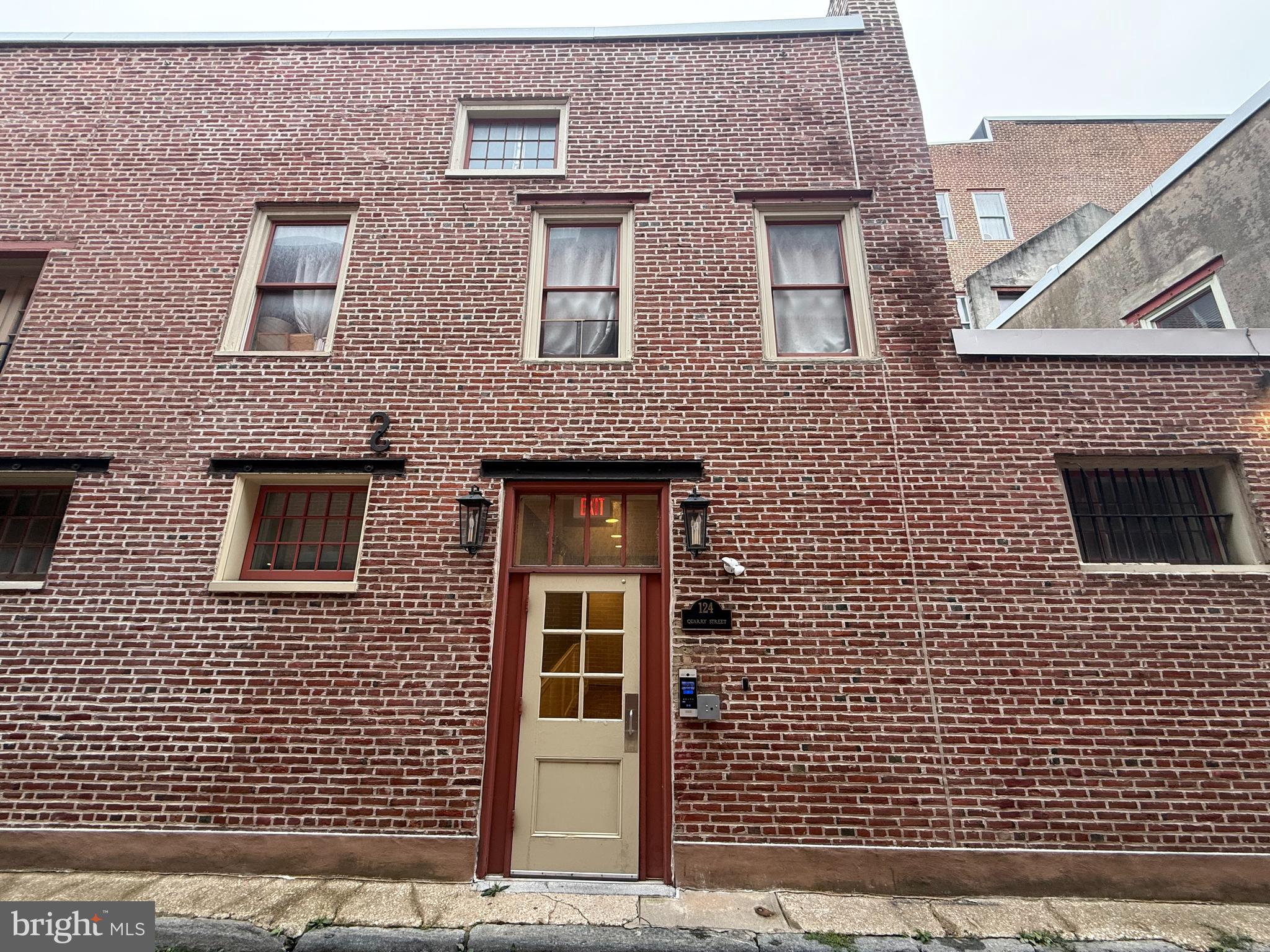 141 North 2nd Street, Unit 3C Philadelphia, PA 19106 - Photo 26 of 28 a building view with a brick wall