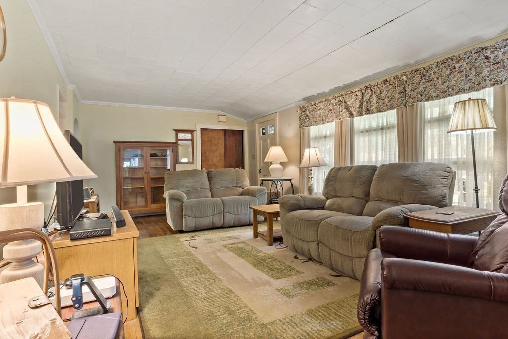 262 Peckham Road Acushnet, MA 02743 - Photo 7 of 31 Gallery Image 7