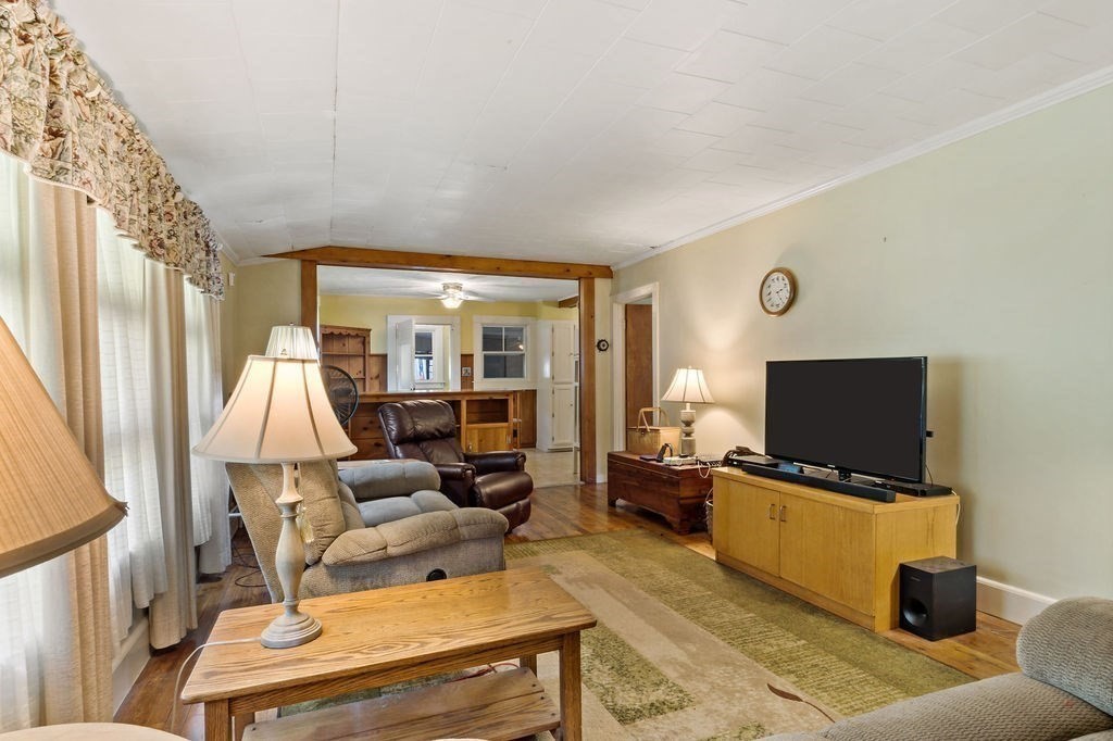 262 Peckham Road Acushnet, MA 02743 - Photo 8 of 31 Gallery Image 8