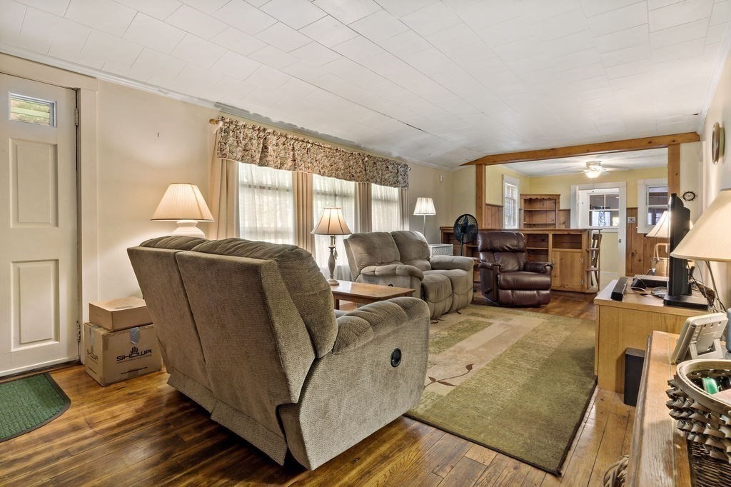 262 Peckham Road Acushnet, MA 02743 - Photo 9 of 31 Gallery Image 9