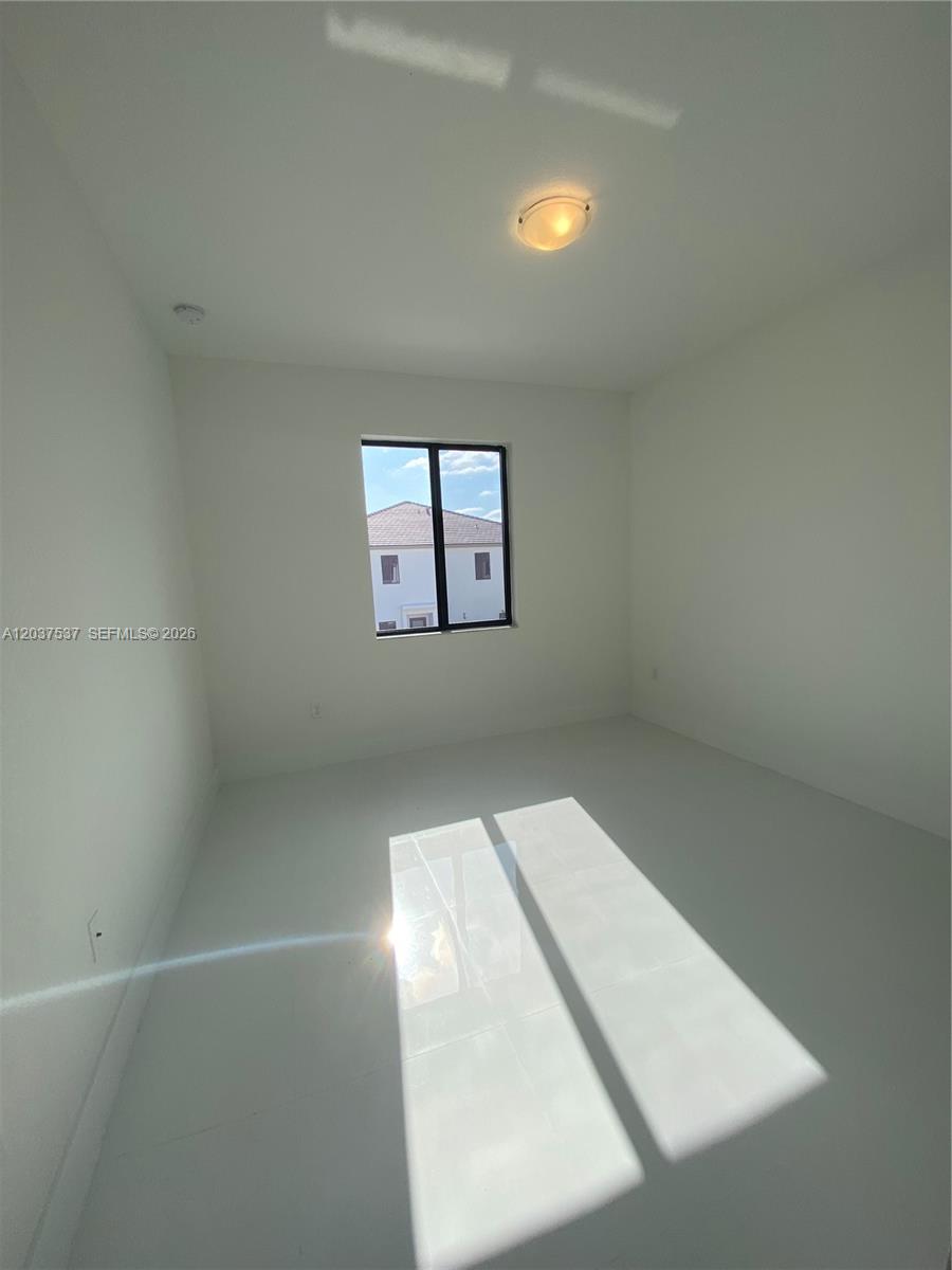 2402 Southwest 145th Place Miami, FL 33184 - Photo 4 of 12