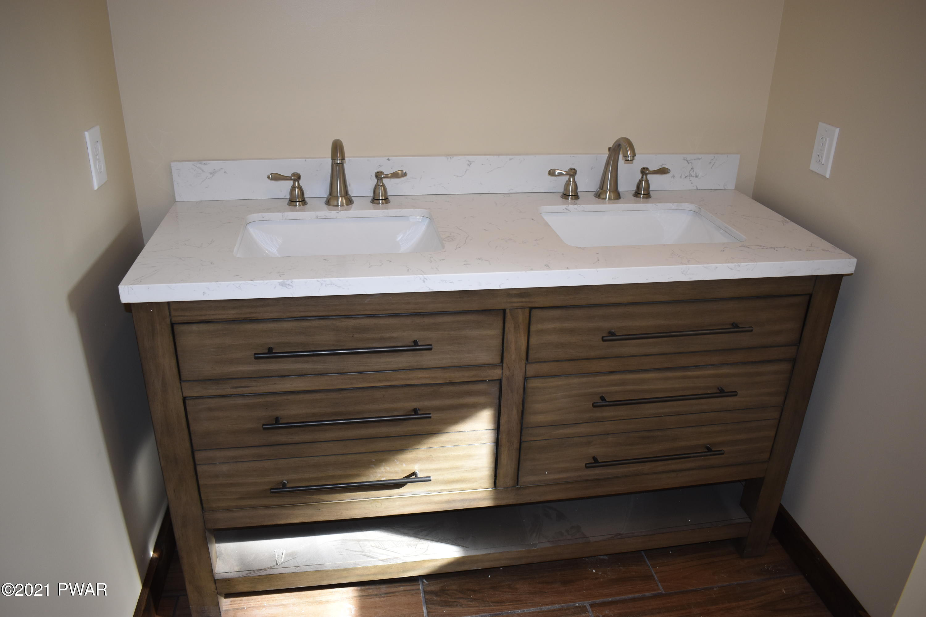 102 Ridge Road Hawley, PA 18428 - Photo 11 of 44