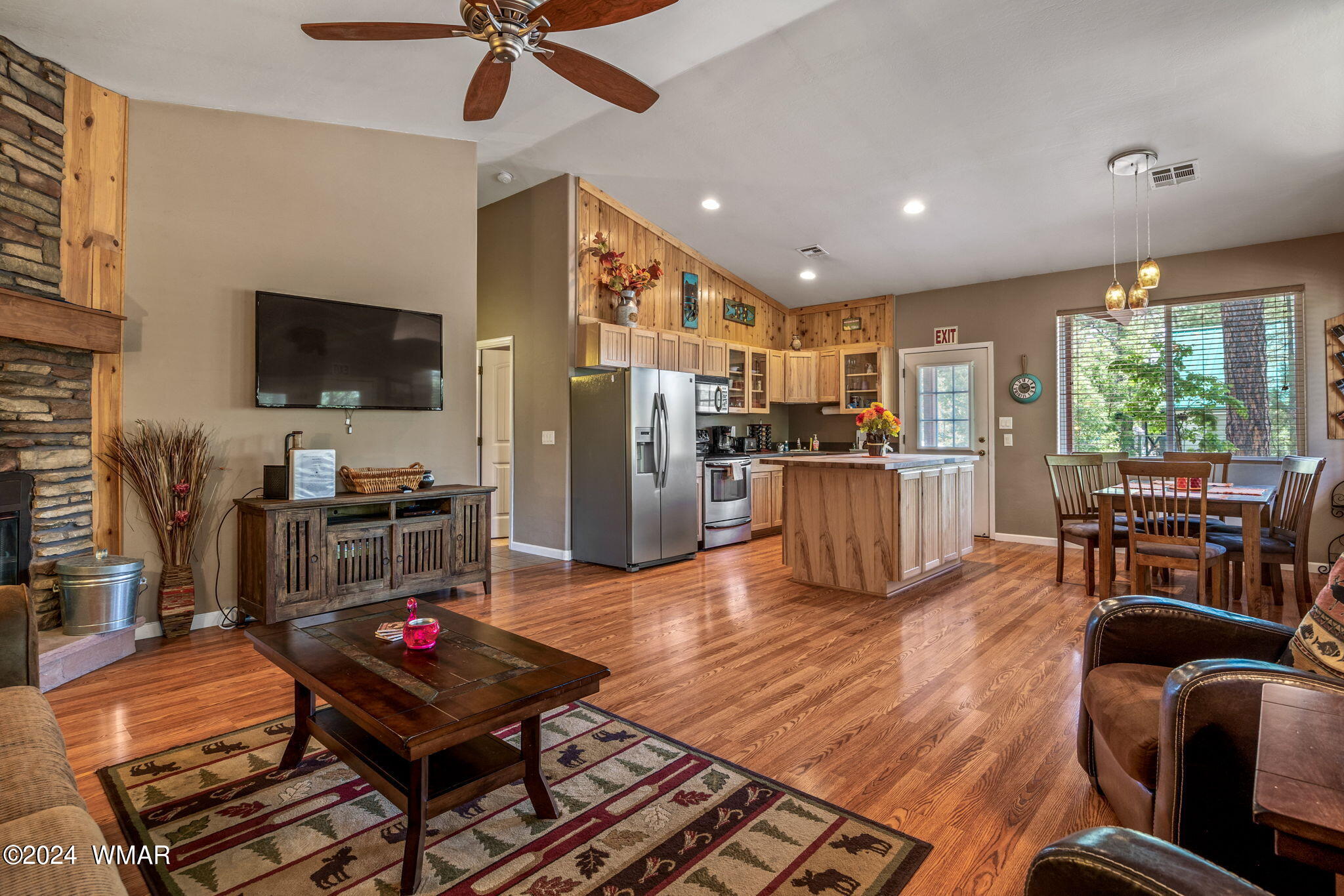 175 North Hopi Way Lakeside, AZ 85929 - Photo 7 of 20 LIVING AREA