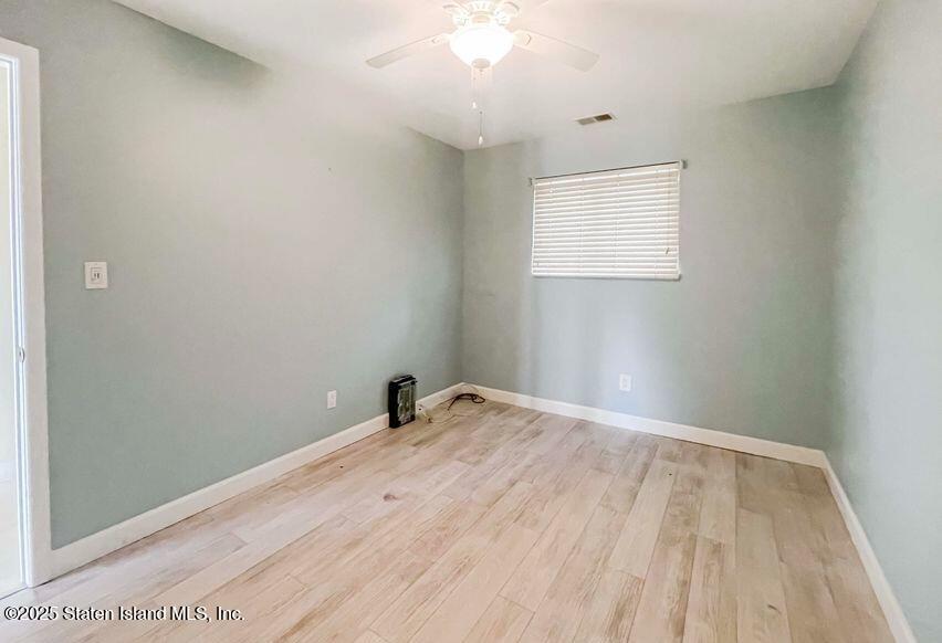 61 West Tiana Road Hampton Bays, NY 11946 - Photo 11 of 36 20240802145010309747000000-o