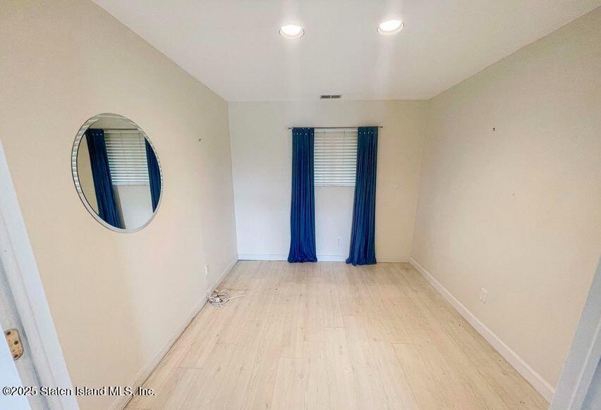 61 West Tiana Road Hampton Bays, NY 11946 - Photo 13 of 36 20240802145036771791000000-o