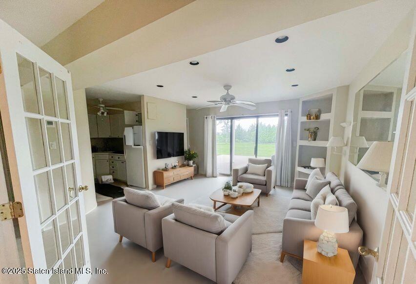 61 West Tiana Road Hampton Bays, NY 11946 - Photo 2 of 36 20240802145118965578000000-o