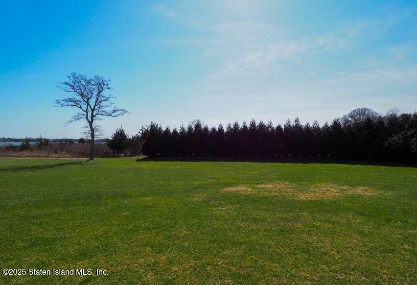 61 West Tiana Road Hampton Bays, NY 11946 - Photo 26 of 36 20240326195709659735000000-o