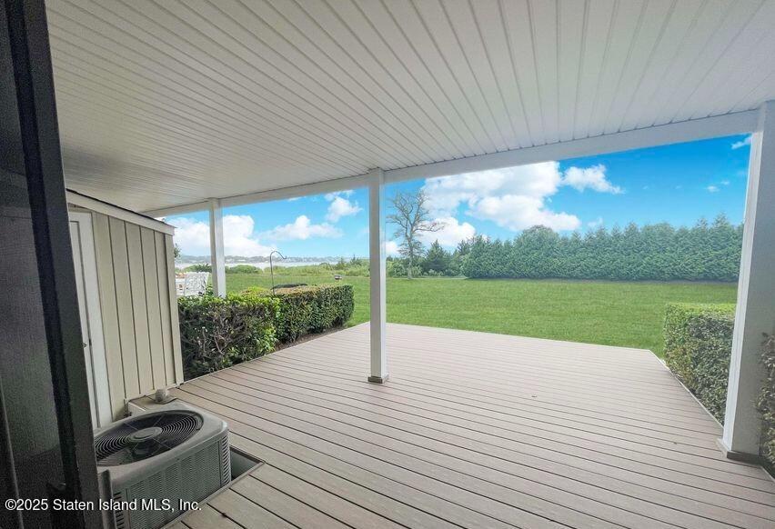 61 West Tiana Road Hampton Bays, NY 11946 - Photo 10 of 36 20240802145003722024000000-o