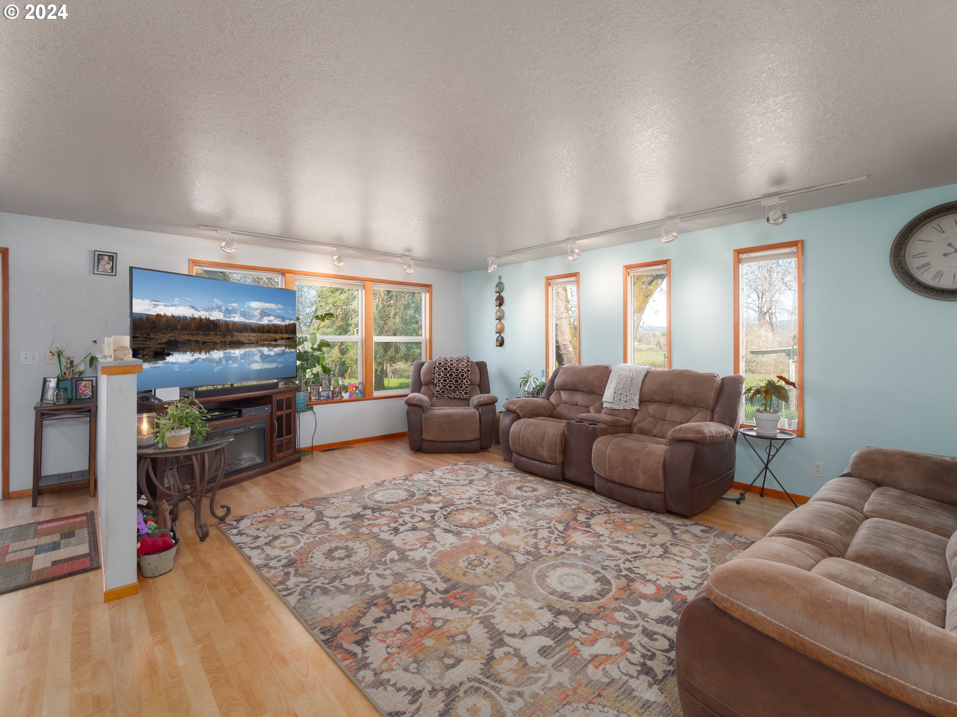 3279 Melrose Road Roseburg, OR 97471 - Photo 11 of 47 Gallery Image 11
