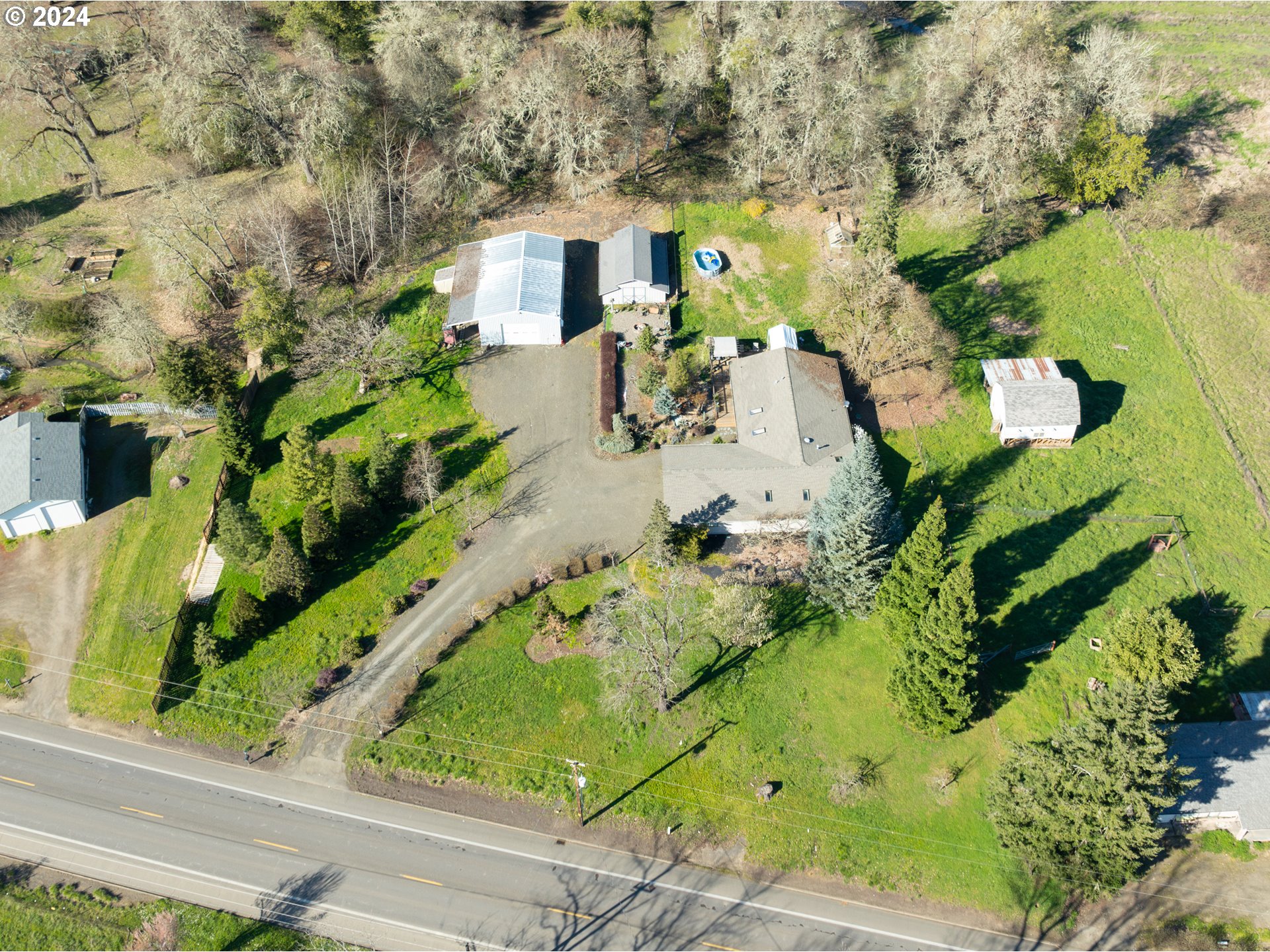 3279 Melrose Road Roseburg, OR 97471 - Photo 5 of 47 Gallery Image 5