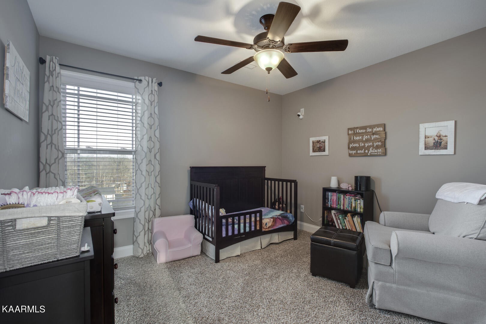 3417 Boulder Point Lane Powell, TN 37849 - Photo 21 of 31 a living room with furniture