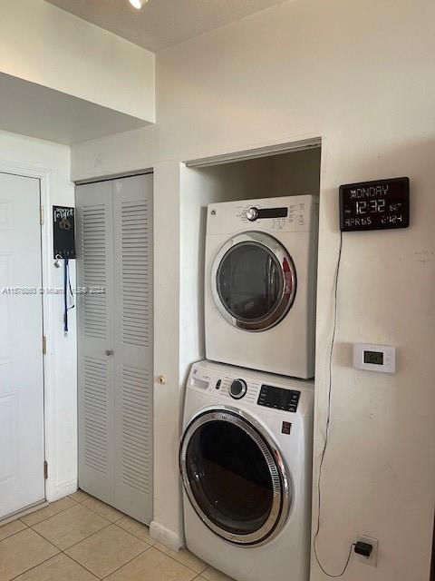 West Flagler Miami, FL 33125 - Photo 14 of 22 a view of a hallway with washer and dryer