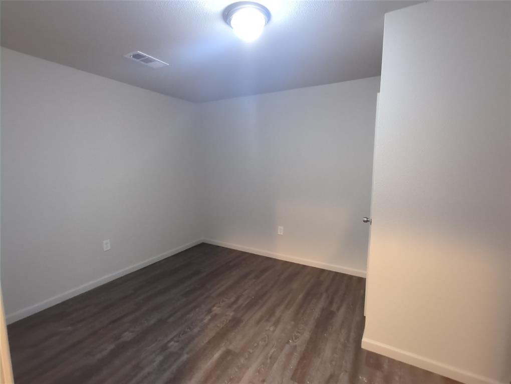 2503 Scott Street Dallas, TX 75215 - Photo 8 of 11