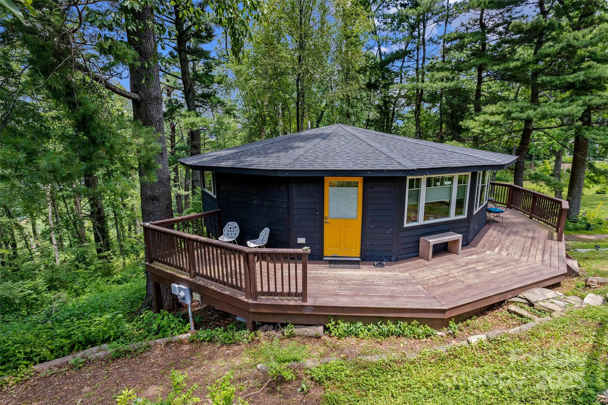 826 Town Mountain Road Asheville, NC 28804 - Photo 4 of 32