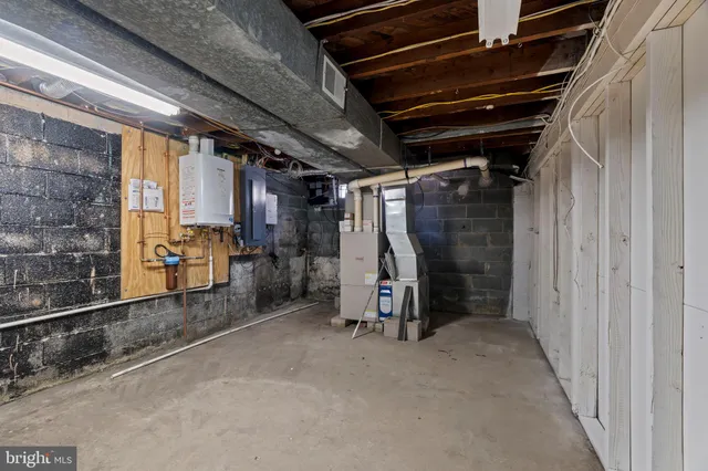 $4,950 | 209 Front Street, Mount Holly, NJ 08060