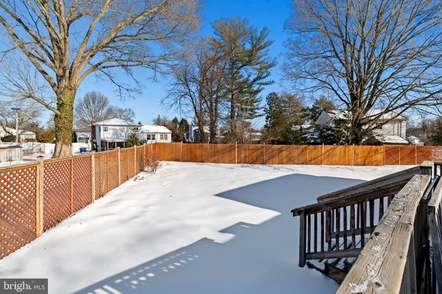 $4,950 | 209 Front Street, Mount Holly, NJ 08060