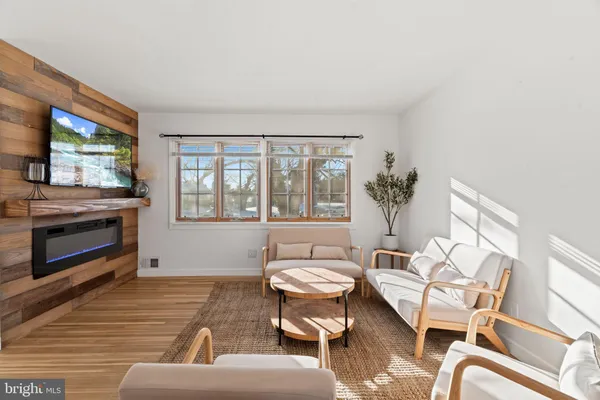 $4,950 | 209 Front Street, Mount Holly, NJ 08060