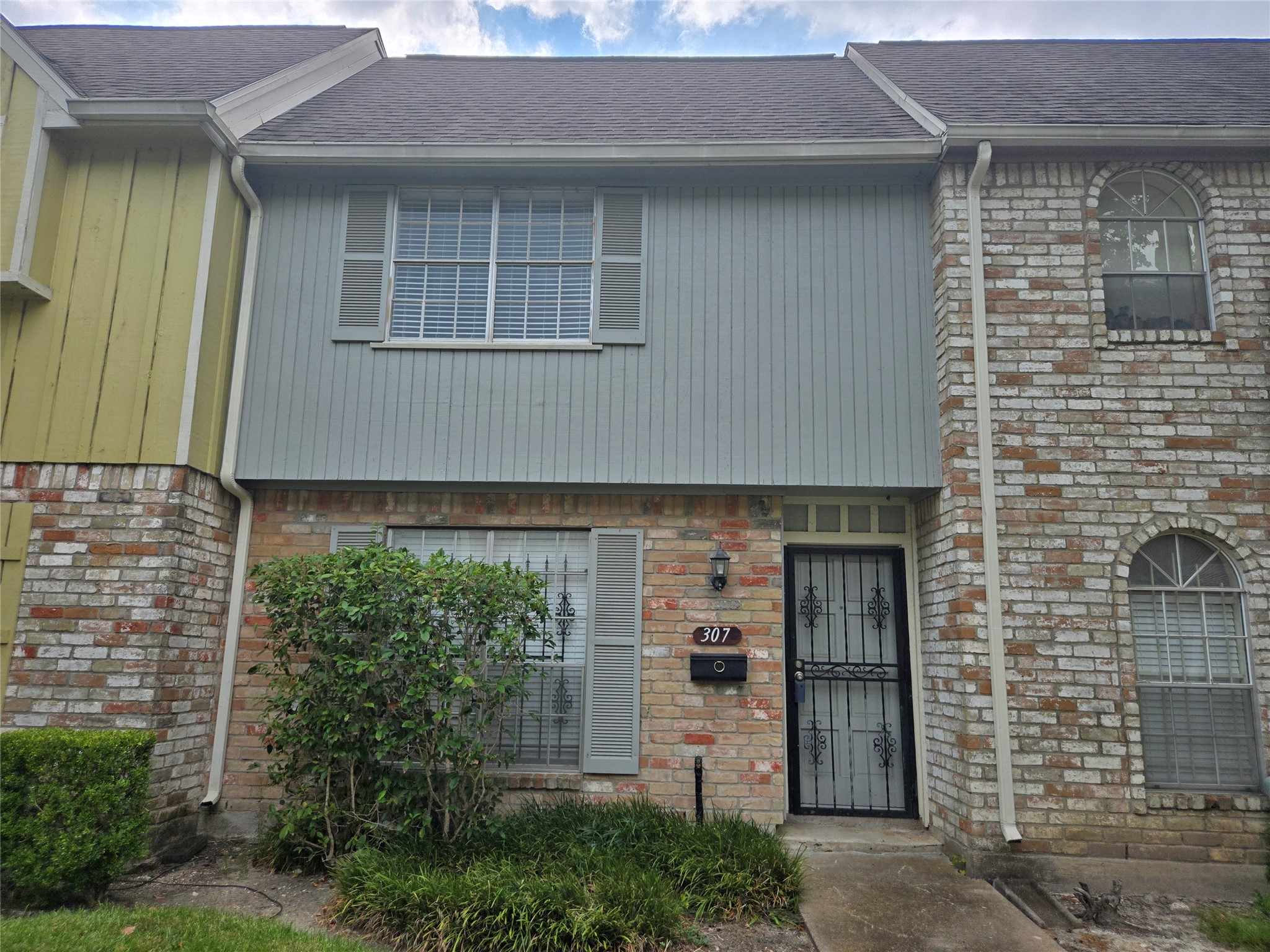 8101 Amelia Road, Unit 307 Houston, TX 77055 - Photo 2 of 21 Gallery Image 2