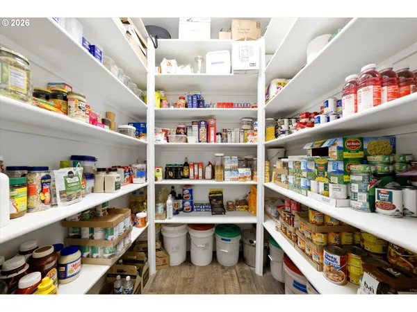 $515,000 | 593 Southwest Cottonwood Drive, Hermiston, OR 97838