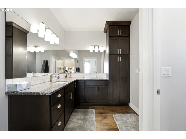 $515,000 | 593 Southwest Cottonwood Drive, Hermiston, OR 97838