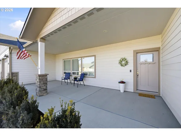 $515,000 | 593 Southwest Cottonwood Drive, Hermiston, OR 97838