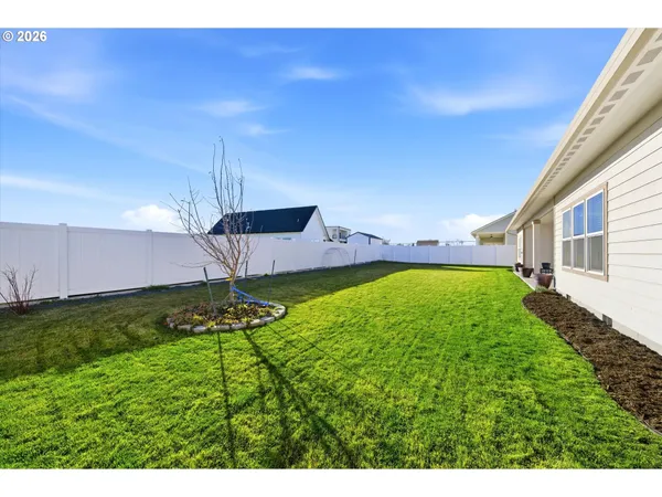 $515,000 | 593 Southwest Cottonwood Drive, Hermiston, OR 97838