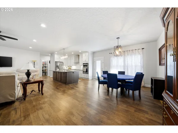 $515,000 | 593 Southwest Cottonwood Drive, Hermiston, OR 97838