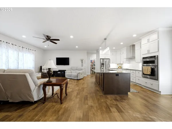 $515,000 | 593 Southwest Cottonwood Drive, Hermiston, OR 97838