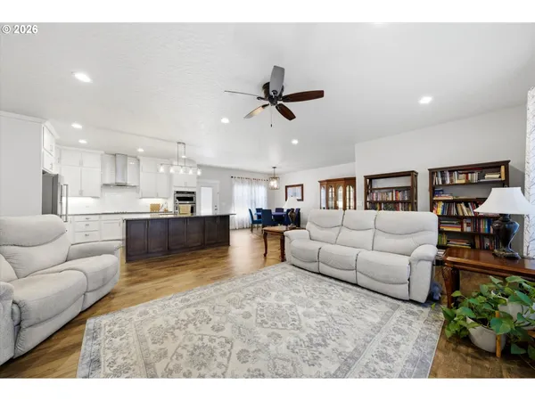 $515,000 | 593 Southwest Cottonwood Drive, Hermiston, OR 97838