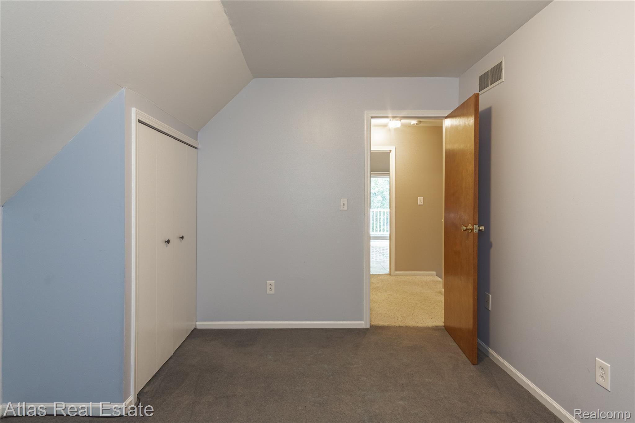 7414 Embury Road Grand Blanc, MI 48439 - Photo 34 of 42 Interiors (23 of 31).jpg
