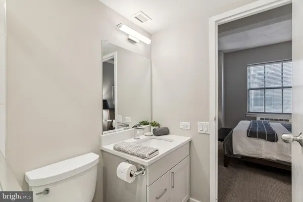 $3,500 | 875 Sansom Street, Unit 828, Philadelphia, PA 19107