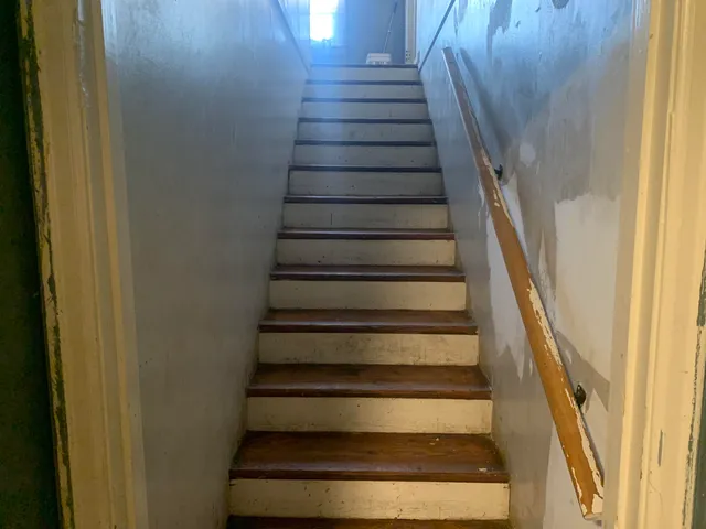 $134,400 | 370 East College Avenue, Holly Springs, MS 38635