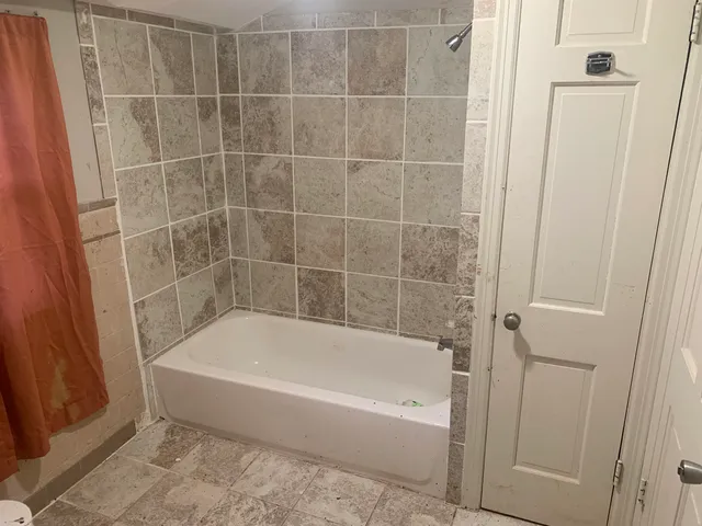 $134,400 | 370 East College Avenue, Holly Springs, MS 38635