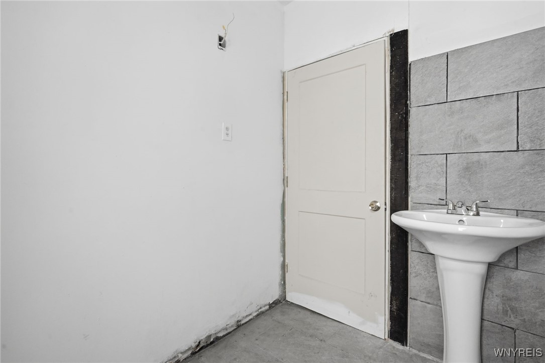 2311 Niagara Street Buffalo, NY 14207 - Photo 23 of 45