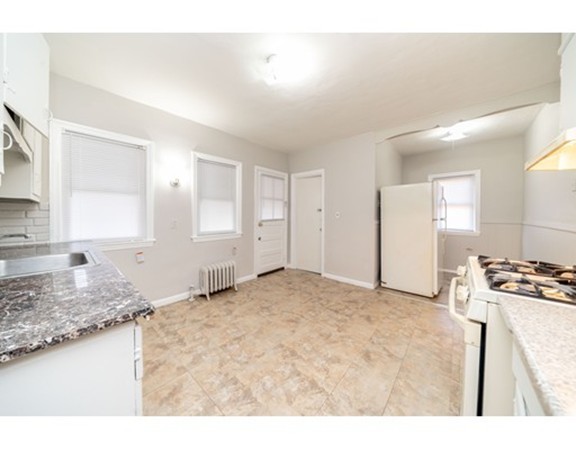 48 Euclid Avenue Springfield, MA 01108 - Photo 3 of 24 Gallery Image 3