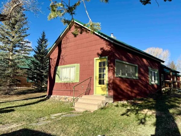 $175,000 | 912 McCaffrey Avenue, Encampment, WY 82325