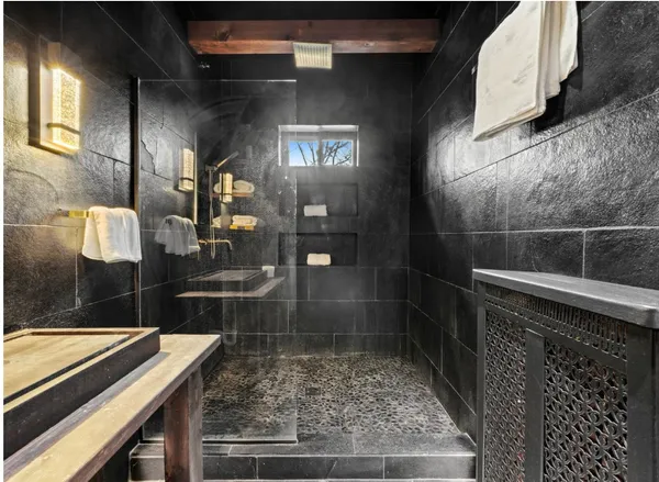 $3,495 | 1067 West Balmoral Avenue, Unit 2, Chicago, IL 60640