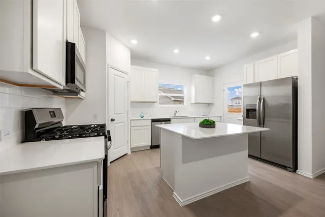 $2,100 | 954 Soapstone Pass, Maxwell, TX 78656