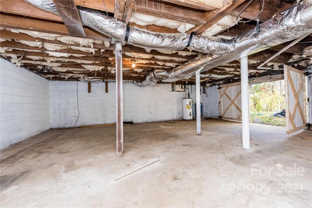 87-j R J R Sayles Road Canton, NC 28716 - Photo 20 of 22 a view of a garage