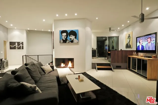 $7,500 | 6767 Whitley Terrace, Los Angeles, CA 90068