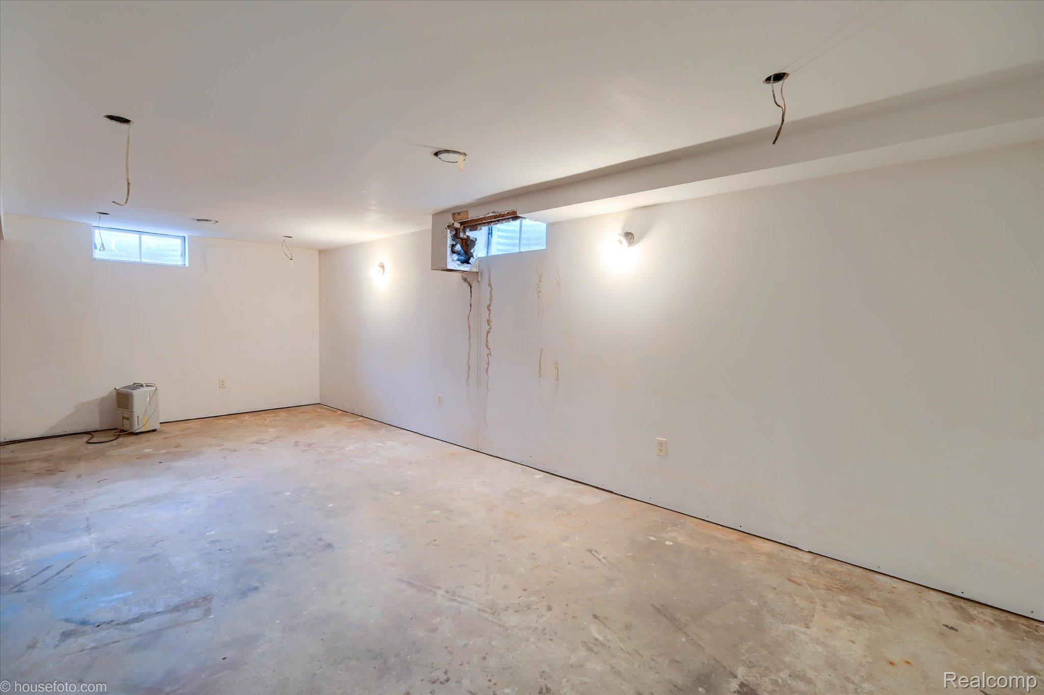 6080 Shattuck Road Saginaw, MI 48603 - Photo 33 of 35 View of below grade area